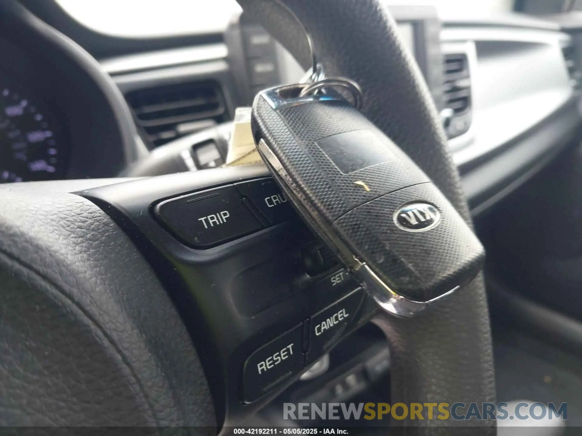 11 Photograph of a damaged car 3KPA24AB6KE207394 KIA RIO 2019