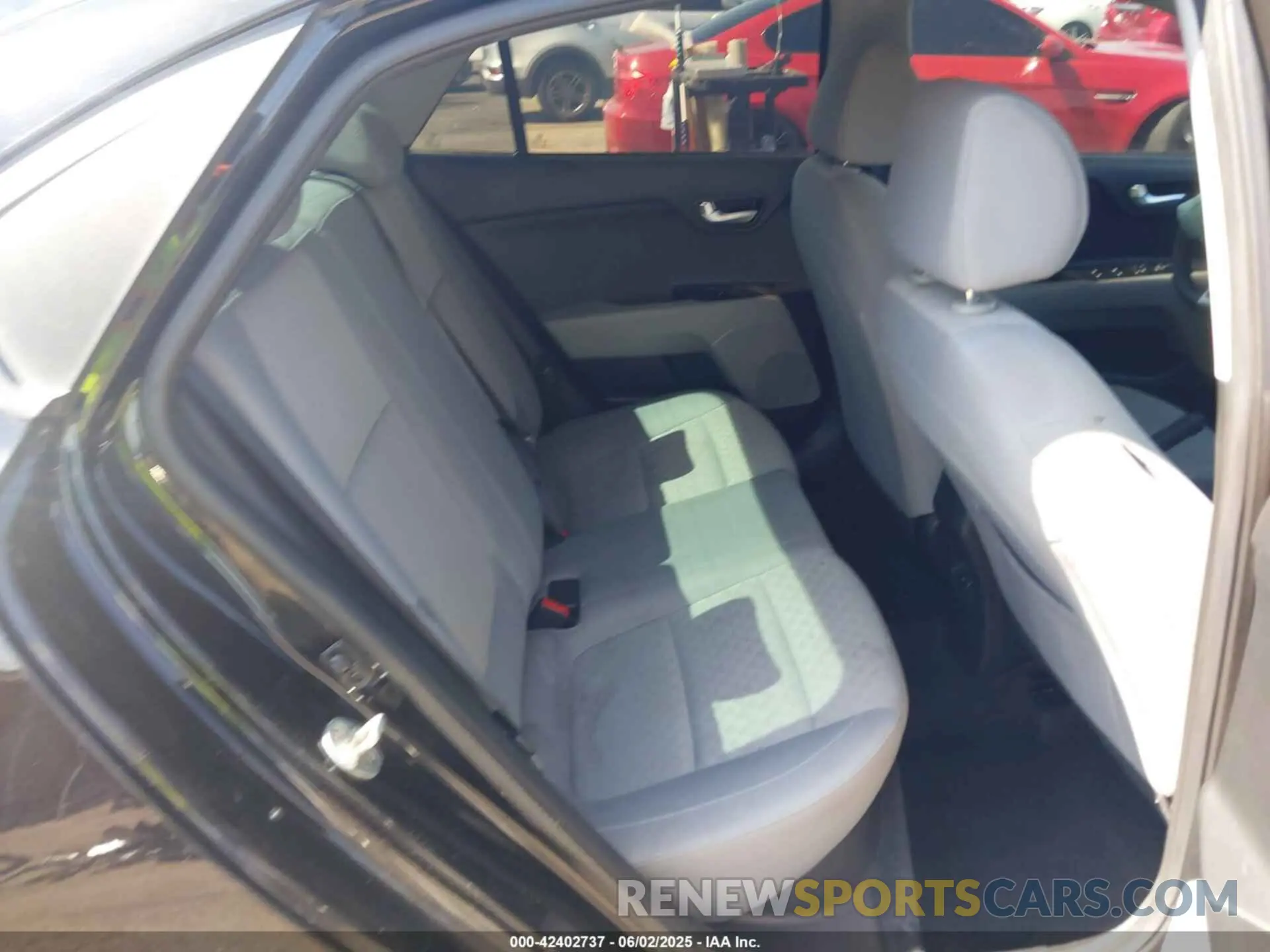 8 Photograph of a damaged car 3KPA24AB8KE180313 KIA RIO 2019