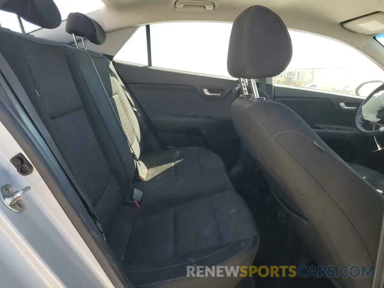 10 Photograph of a damaged car 3KPA24AB8KE208465 KIA RIO 2019