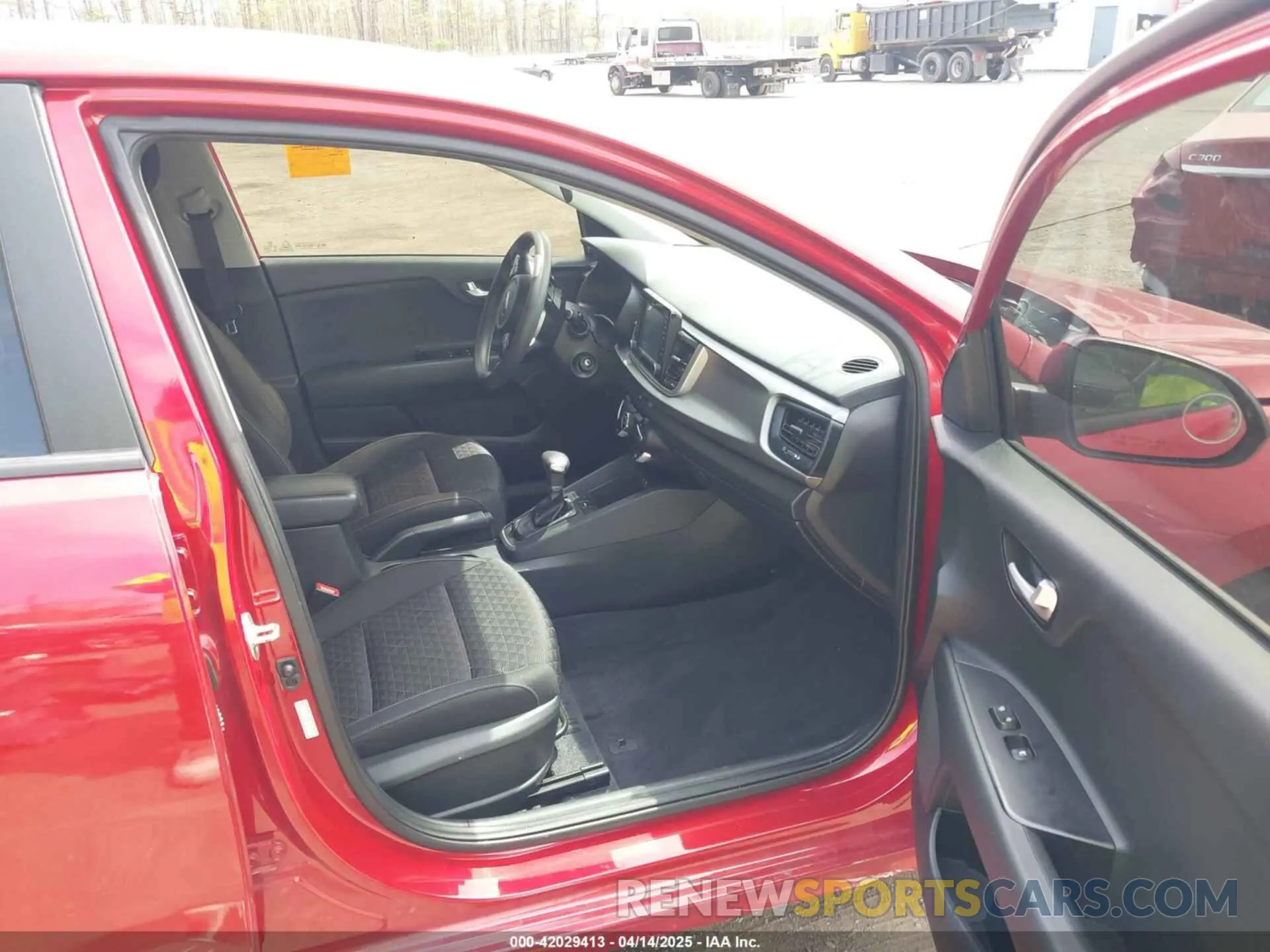 5 Photograph of a damaged car 3KPA24AB8KE223144 KIA RIO 2019