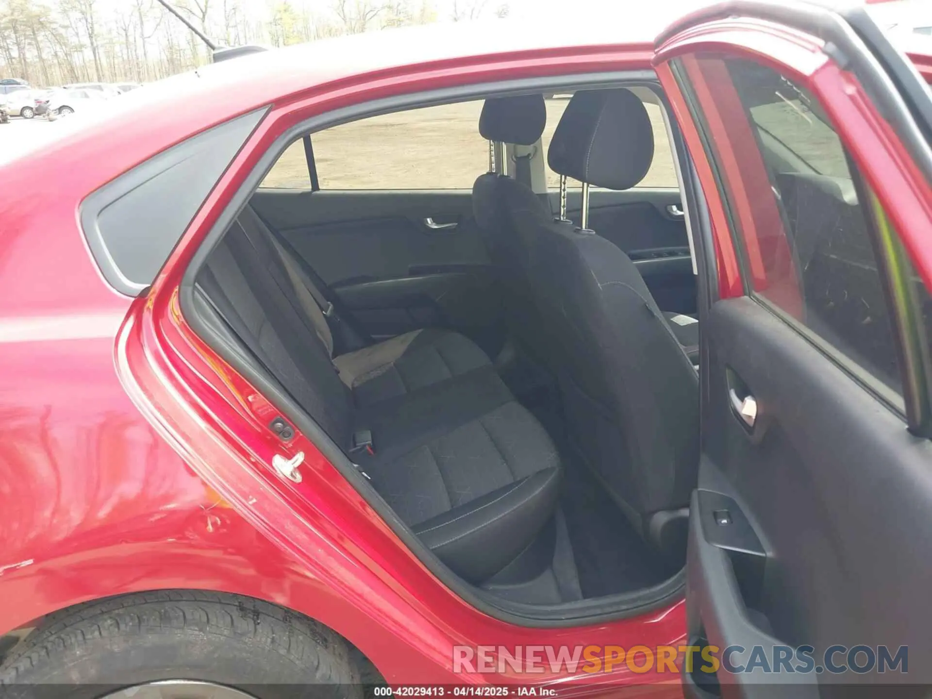 8 Photograph of a damaged car 3KPA24AB8KE223144 KIA RIO 2019