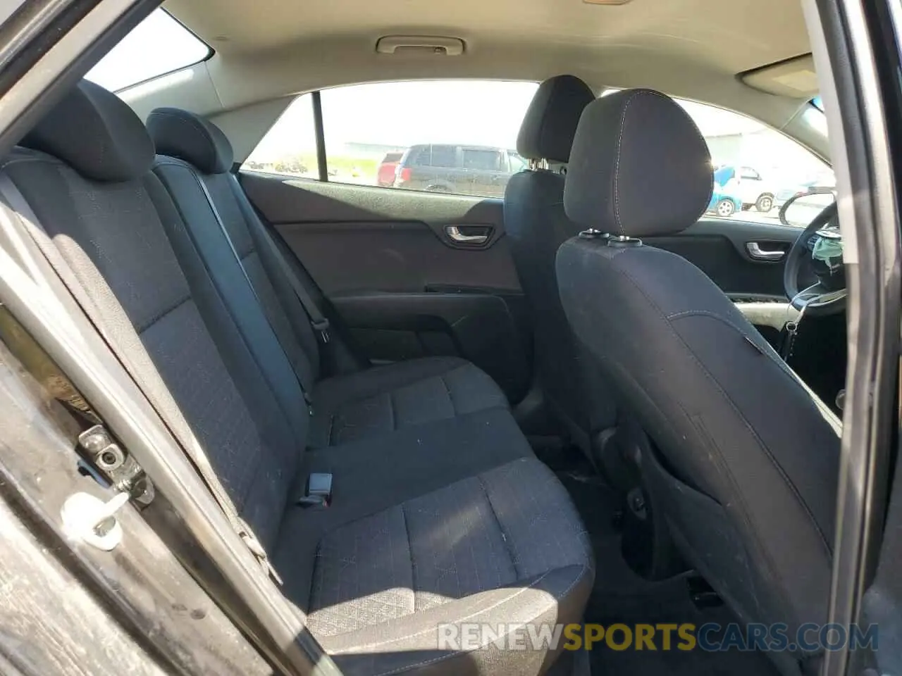 10 Photograph of a damaged car 3KPA24AB9KE200925 KIA RIO 2019