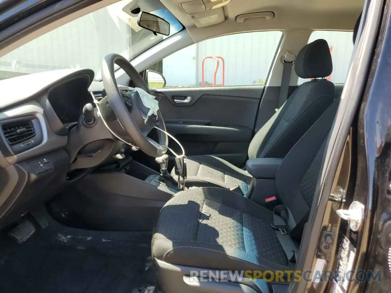 7 Photograph of a damaged car 3KPA24AB9KE200925 KIA RIO 2019