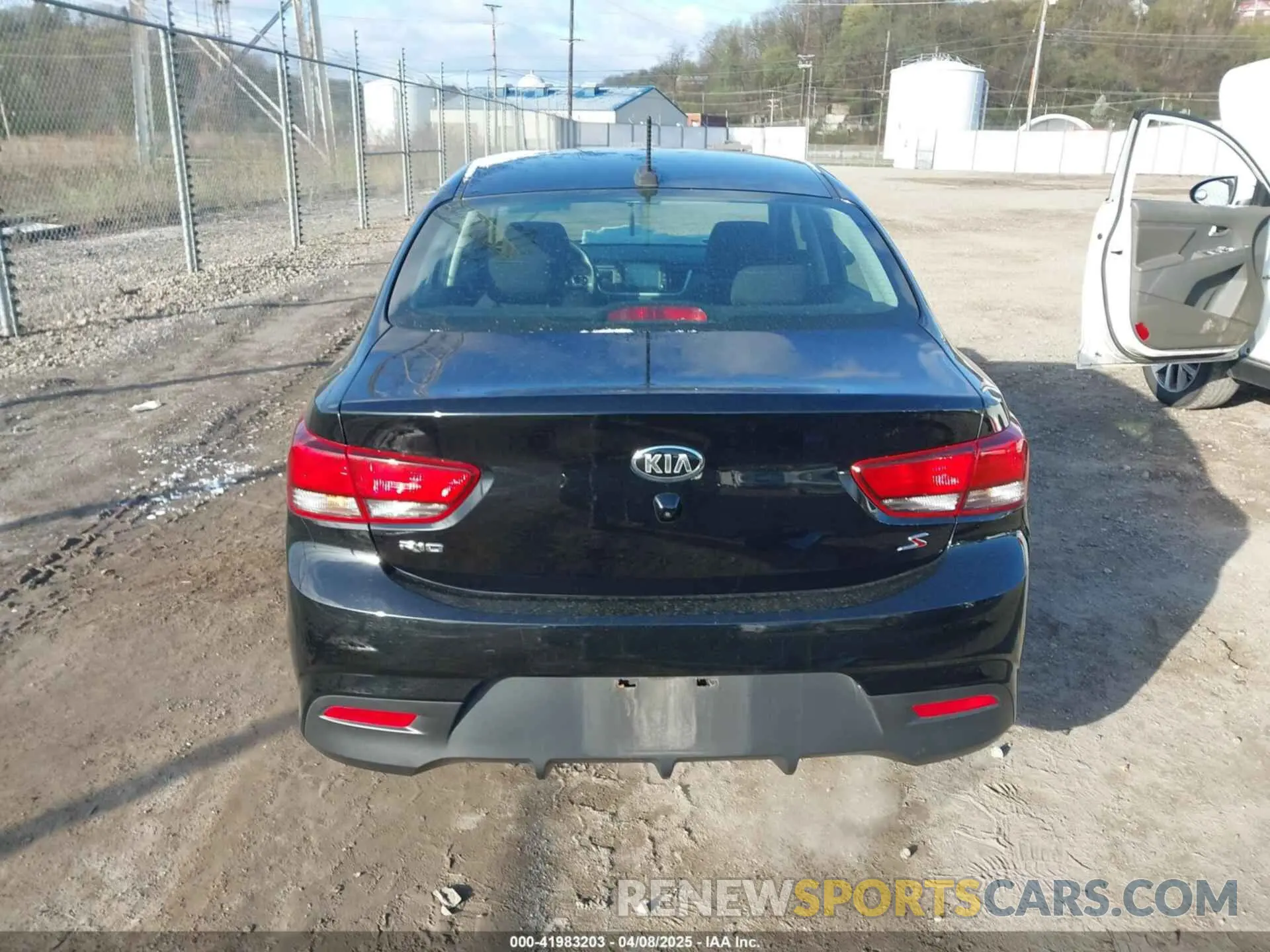 17 Photograph of a damaged car 3KPA24AB9KE209902 KIA RIO 2019