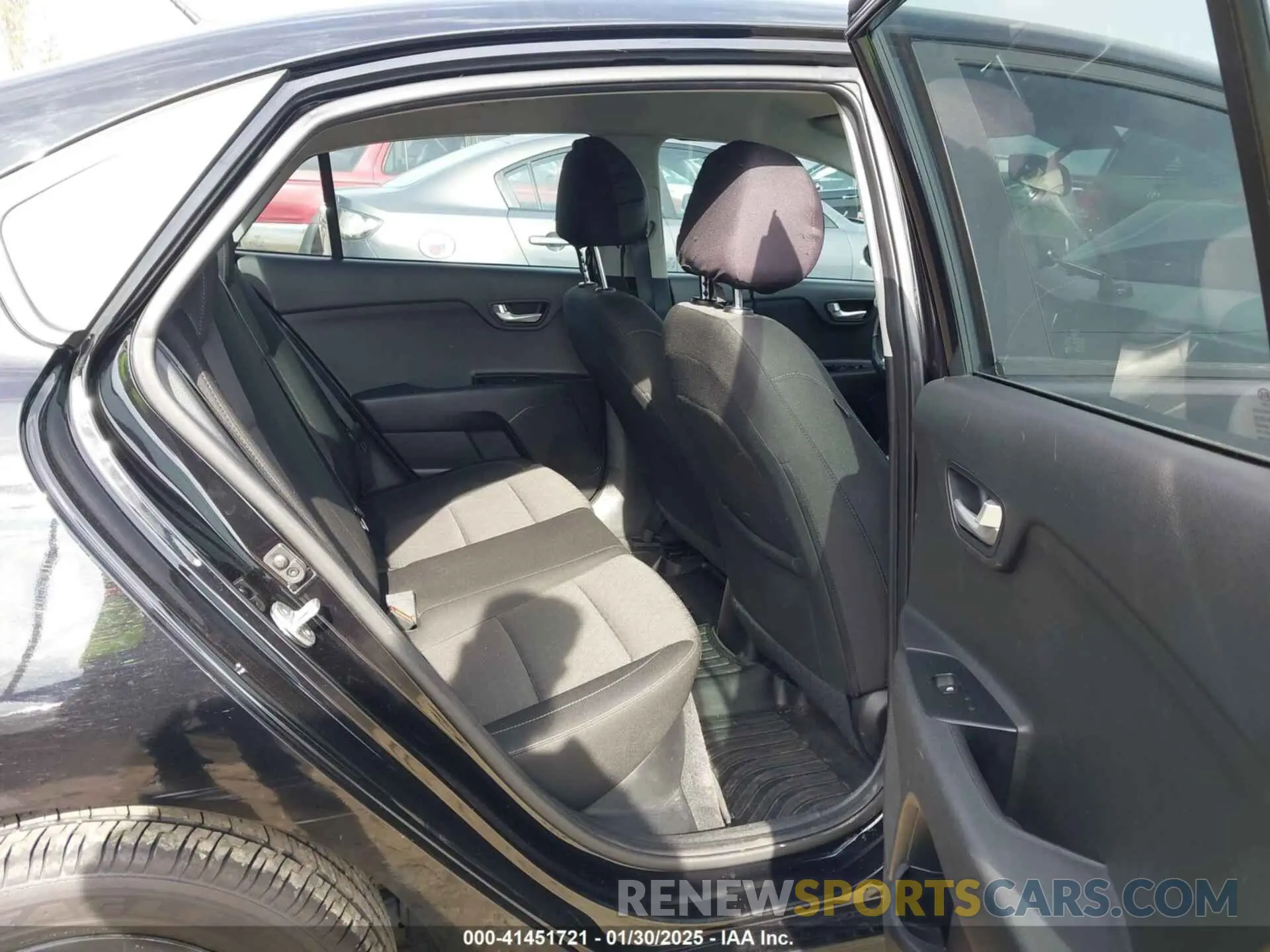 8 Photograph of a damaged car 3KPA24AB9KE230412 KIA RIO 2019
