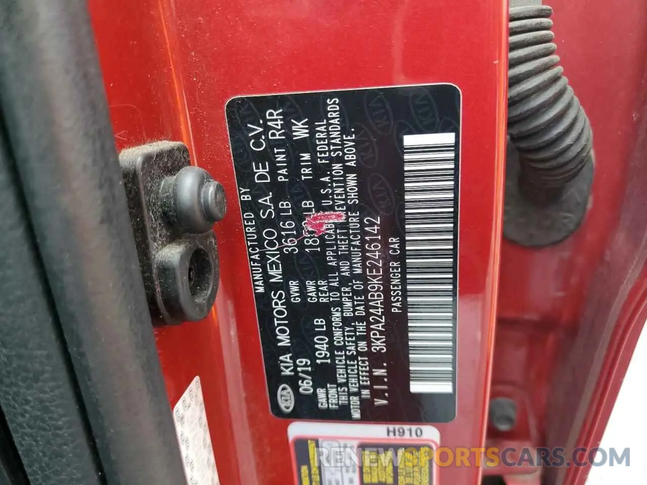 12 Photograph of a damaged car 3KPA24AB9KE246142 KIA RIO 2019