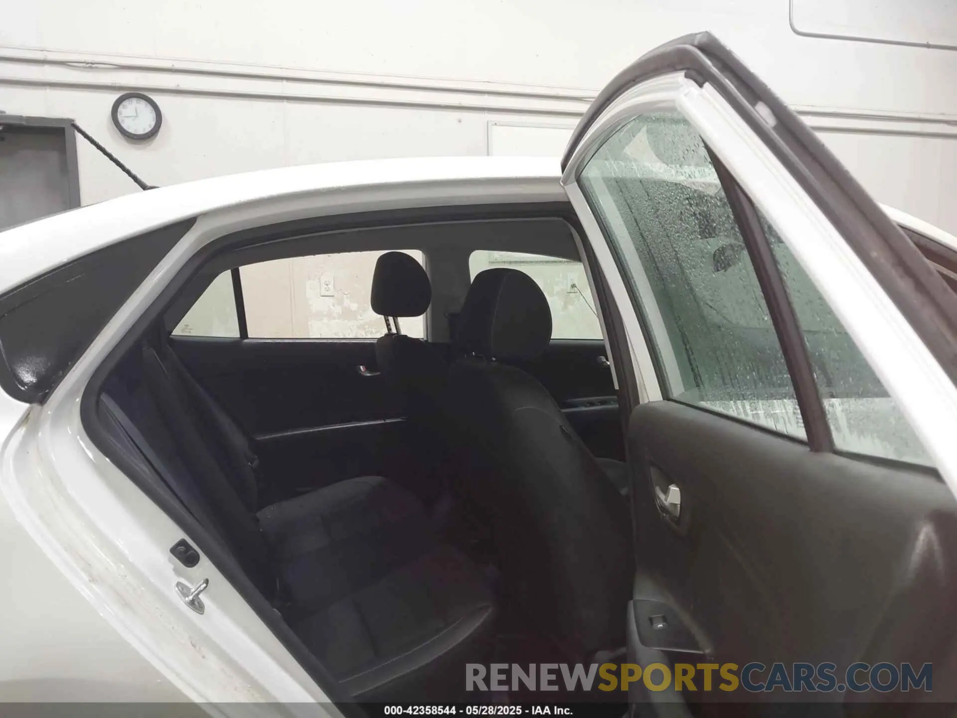8 Photograph of a damaged car 3KPA24AB9KE248537 KIA RIO 2019