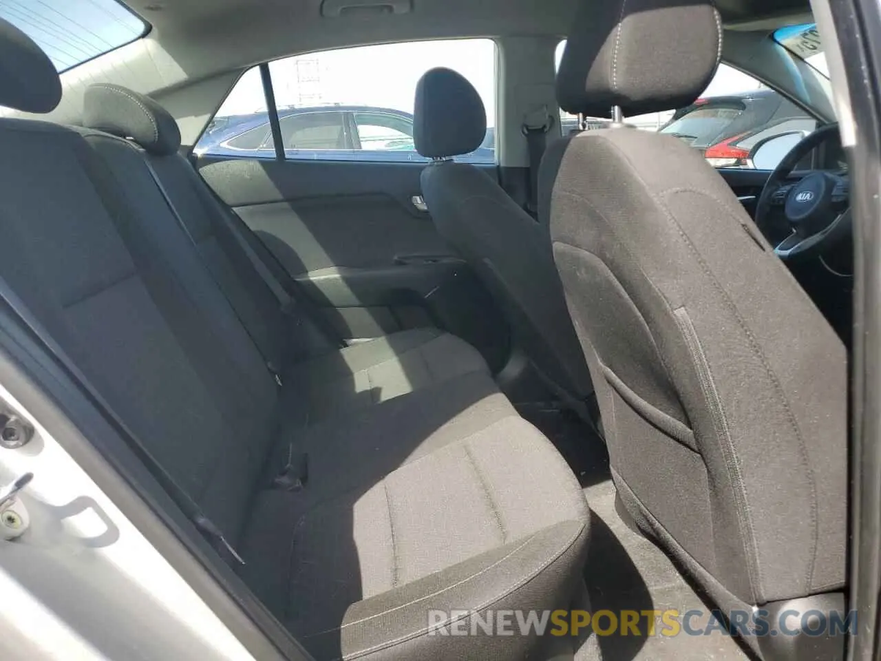 10 Photograph of a damaged car 3KPA24ABXKE160838 KIA RIO 2019