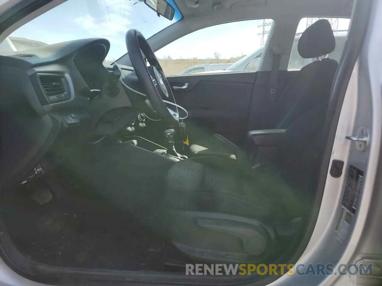 7 Photograph of a damaged car 3KPA24ABXKE160838 KIA RIO 2019