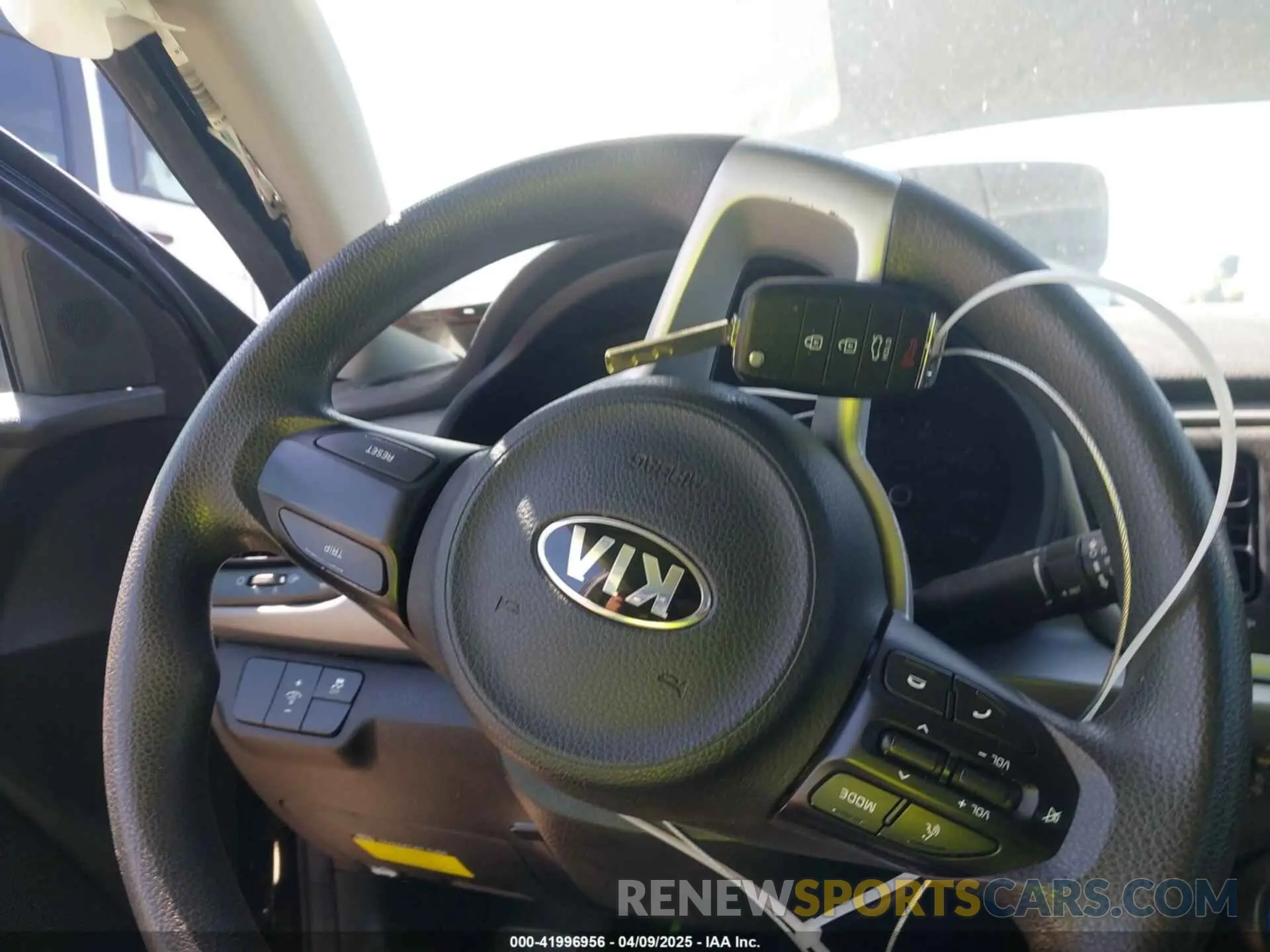 11 Photograph of a damaged car 3KPA24AD0LE289416 KIA RIO 2020