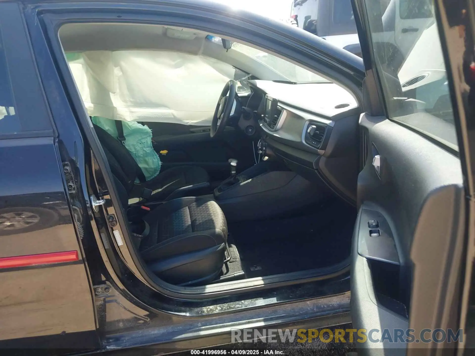 5 Photograph of a damaged car 3KPA24AD0LE289416 KIA RIO 2020
