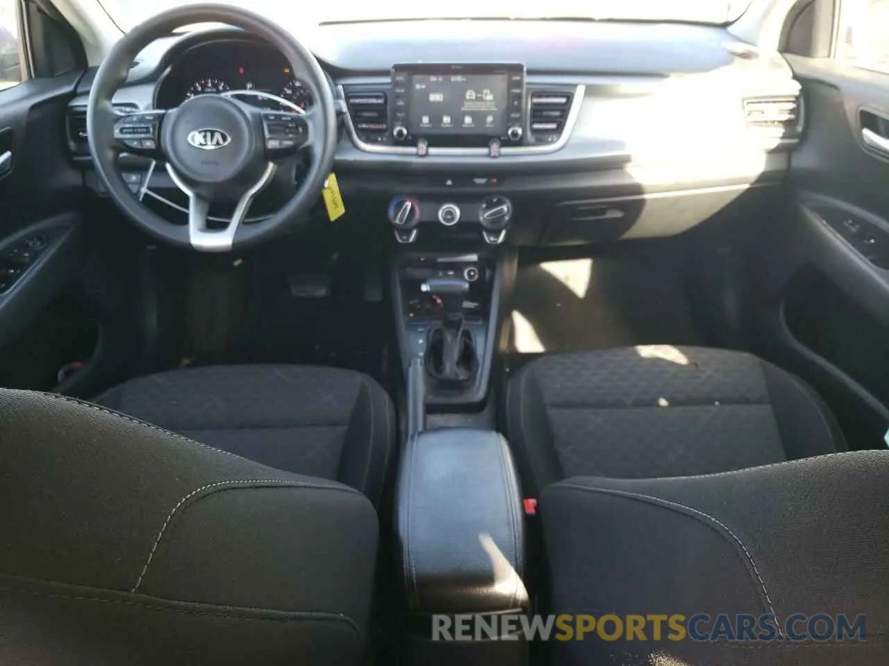 8 Photograph of a damaged car 3KPA24AD0LE317683 KIA RIO 2020