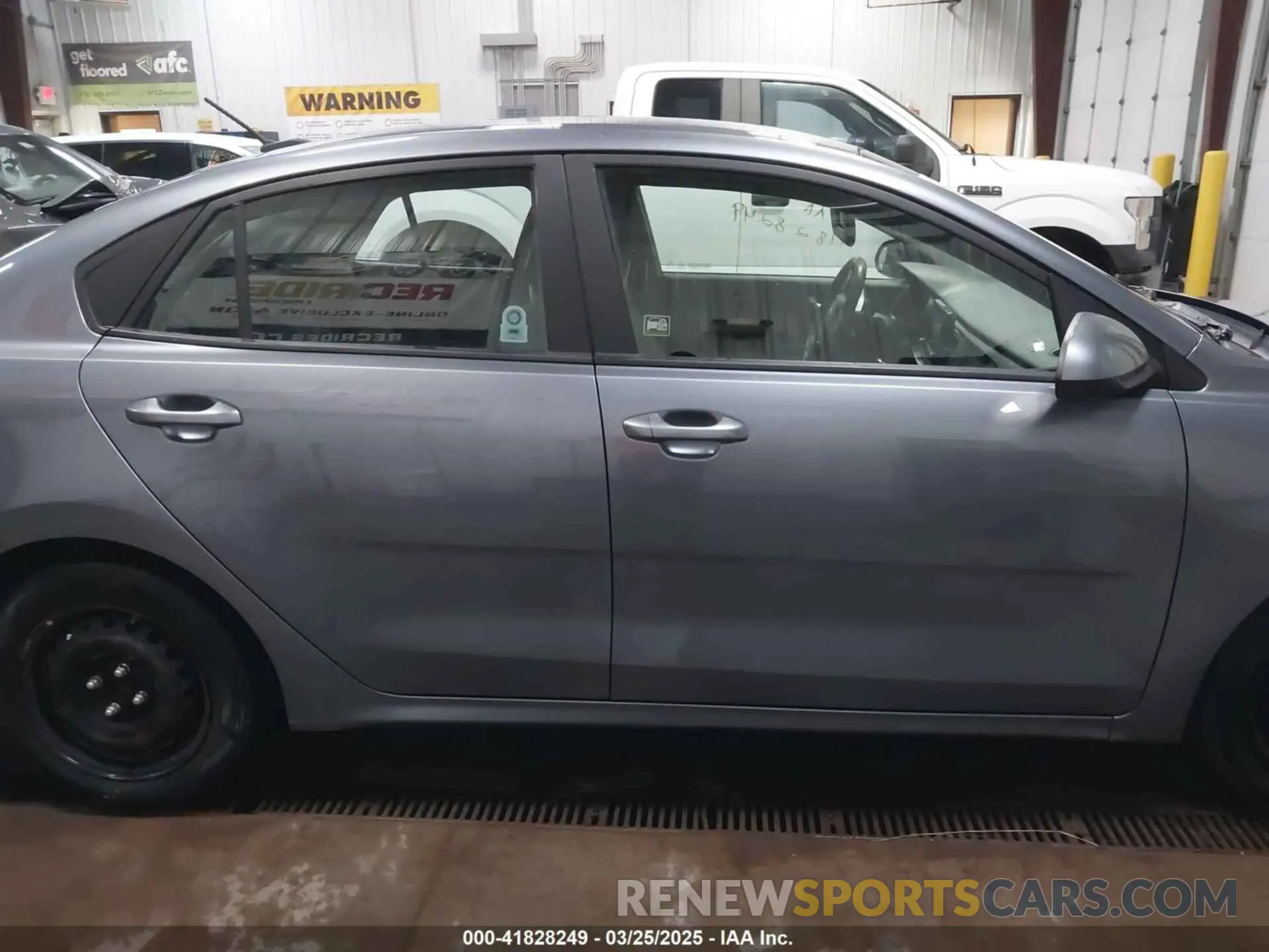 13 Photograph of a damaged car 3KPA24AD0LE322706 KIA RIO 2020