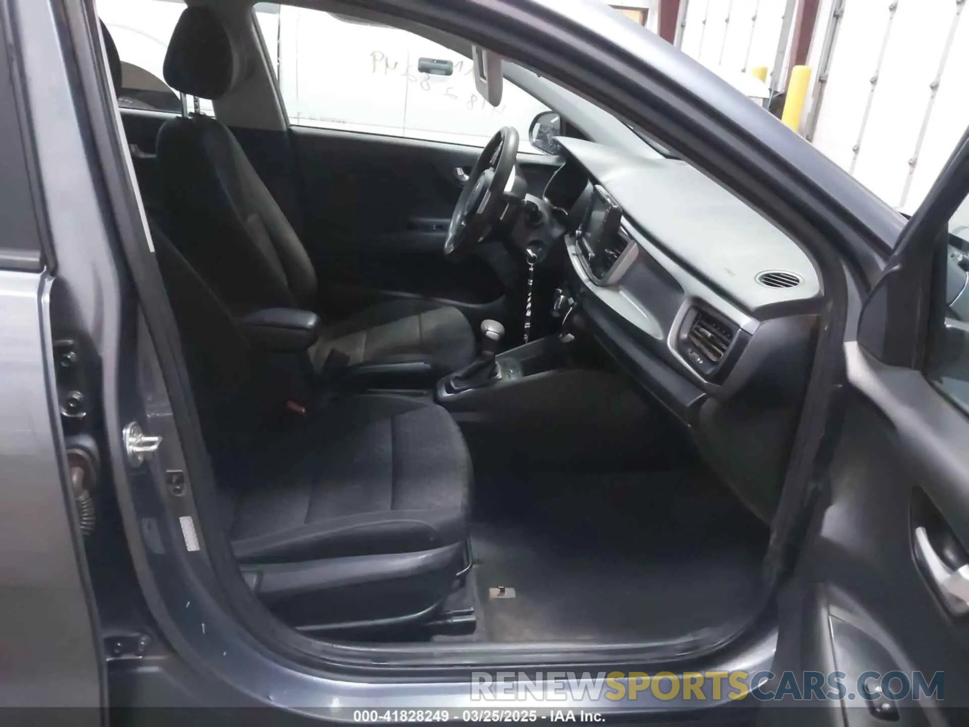 5 Photograph of a damaged car 3KPA24AD0LE322706 KIA RIO 2020