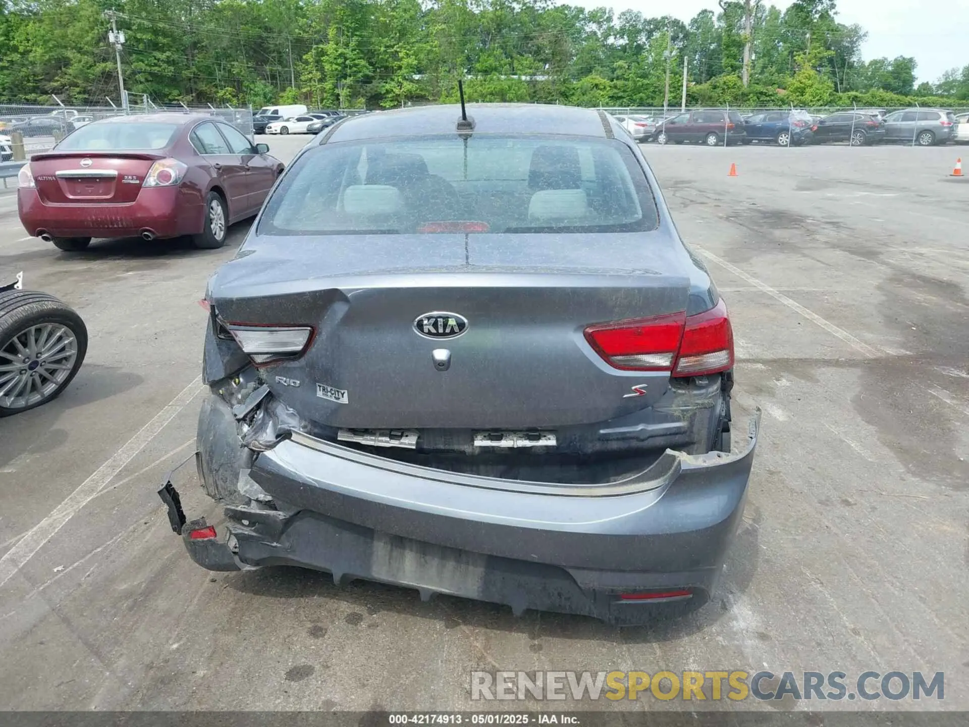 15 Photograph of a damaged car 3KPA24AD0LE336105 KIA RIO 2020