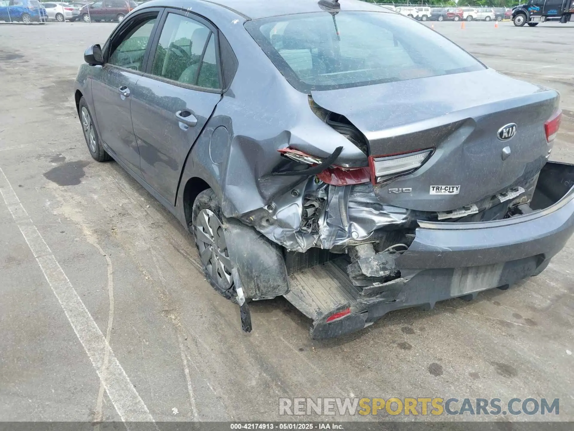 6 Photograph of a damaged car 3KPA24AD0LE336105 KIA RIO 2020