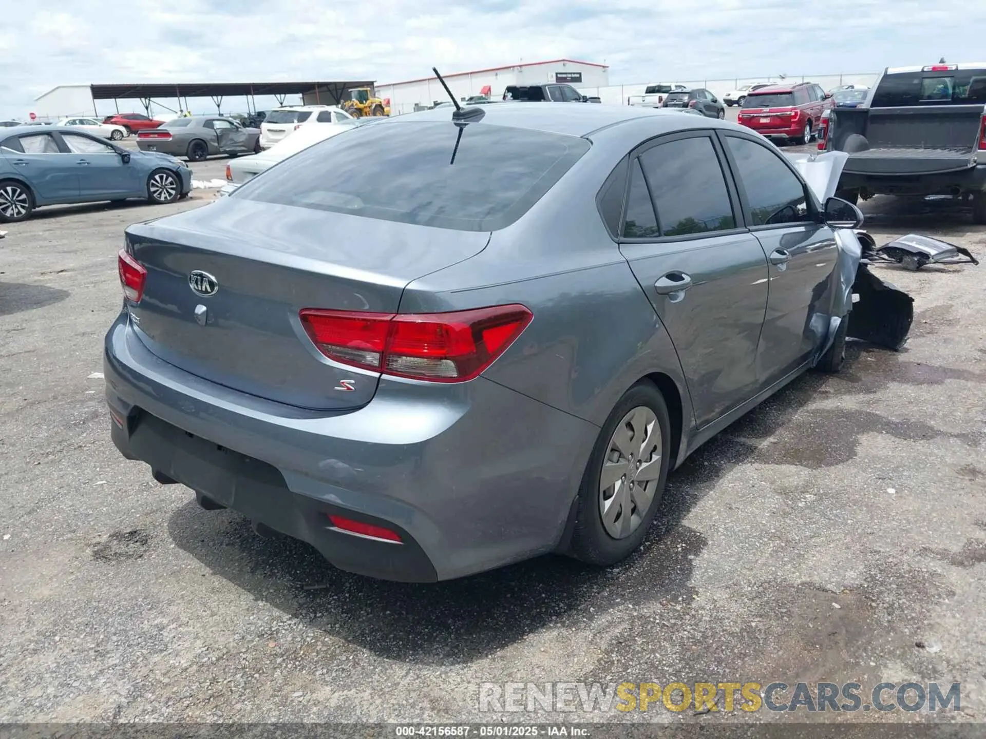 4 Photograph of a damaged car 3KPA24AD1LE262502 KIA RIO 2020