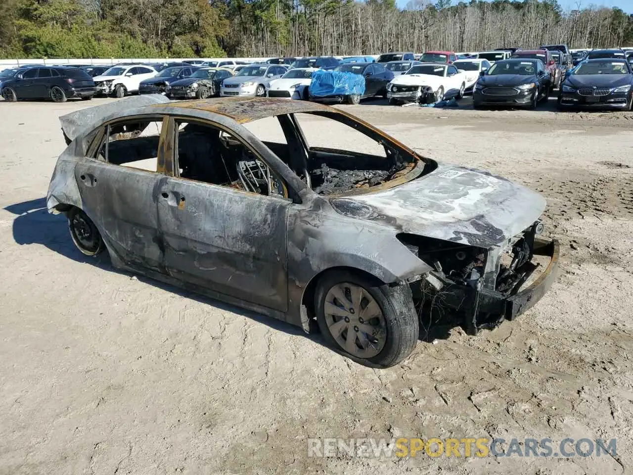 4 Photograph of a damaged car 3KPA24AD1LE282264 KIA RIO 2020