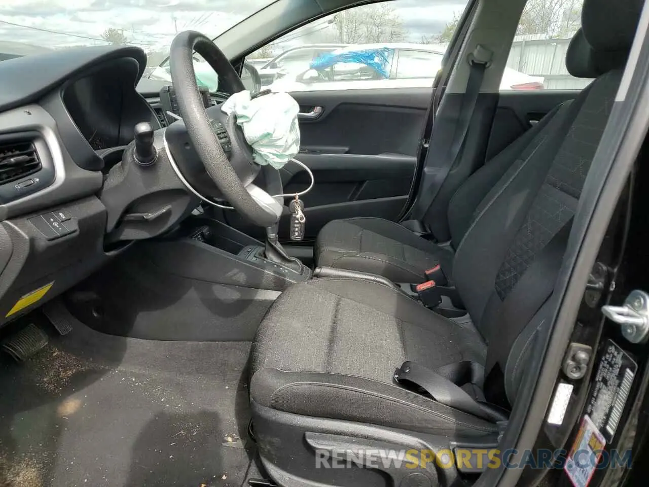 7 Photograph of a damaged car 3KPA24AD1LE286105 KIA RIO 2020