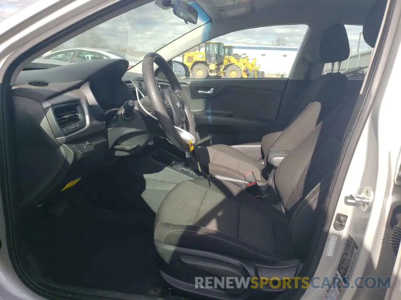 7 Photograph of a damaged car 3KPA24AD1LE302660 KIA RIO 2020
