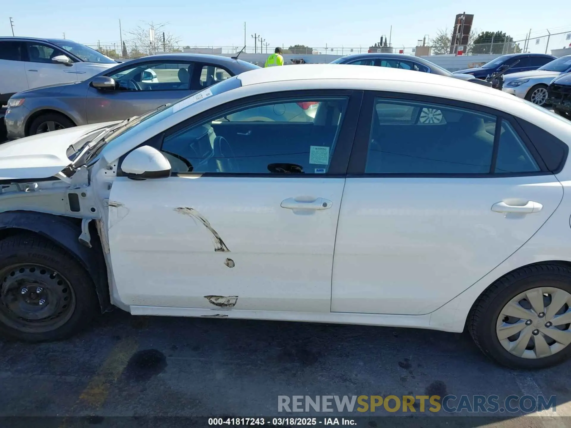 15 Photograph of a damaged car 3KPA24AD1LE313500 KIA RIO 2020