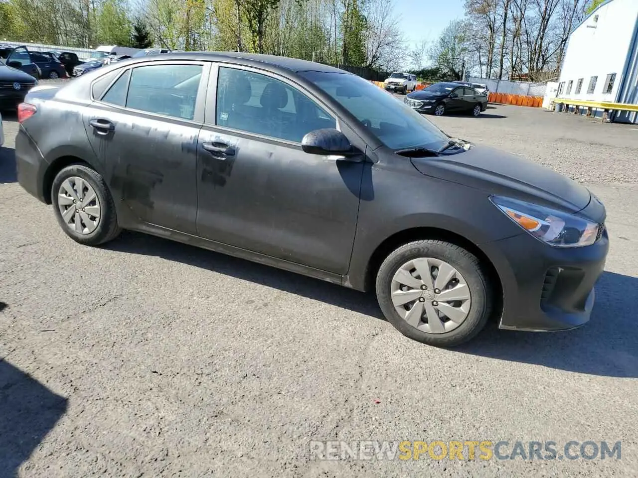 4 Photograph of a damaged car 3KPA24AD1LE321872 KIA RIO 2020