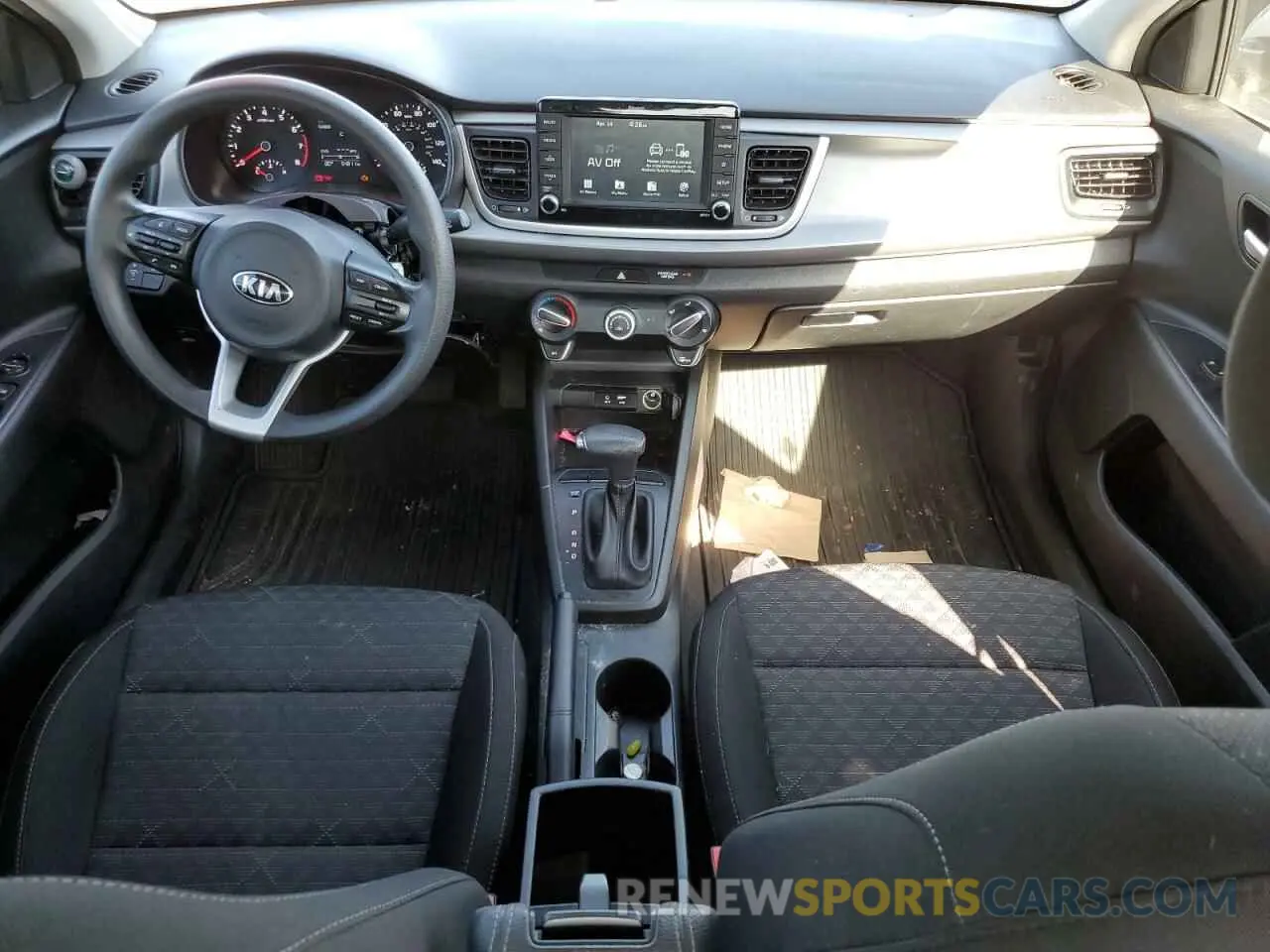 8 Photograph of a damaged car 3KPA24AD1LE321872 KIA RIO 2020