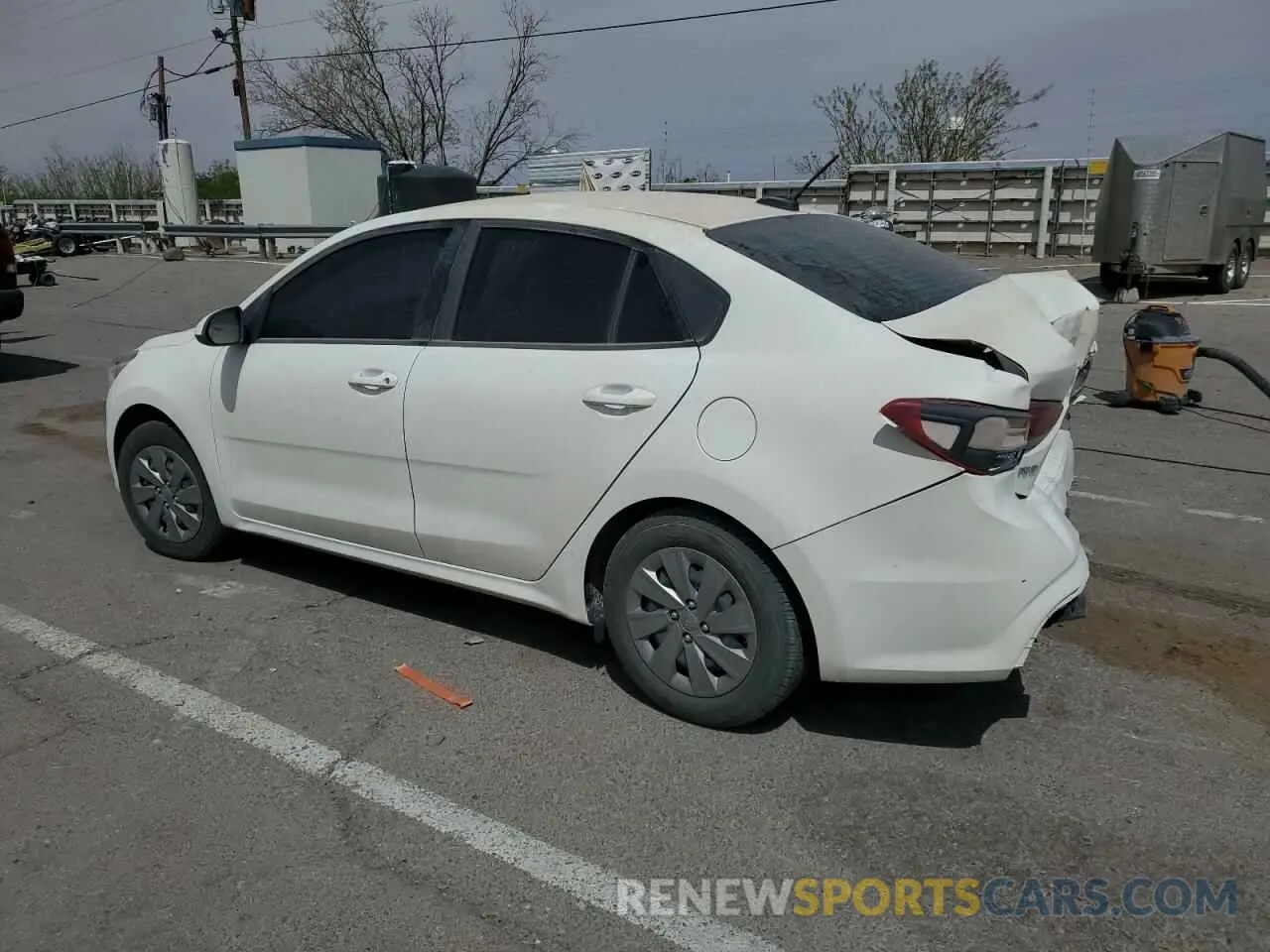 2 Photograph of a damaged car 3KPA24AD1LE327266 KIA RIO 2020
