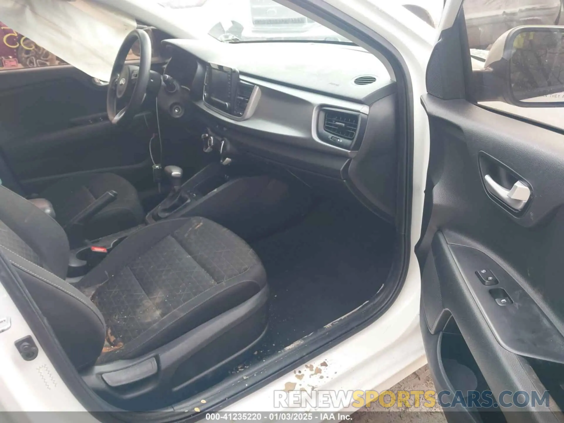 5 Photograph of a damaged car 3KPA24AD2LE322299 KIA RIO 2020