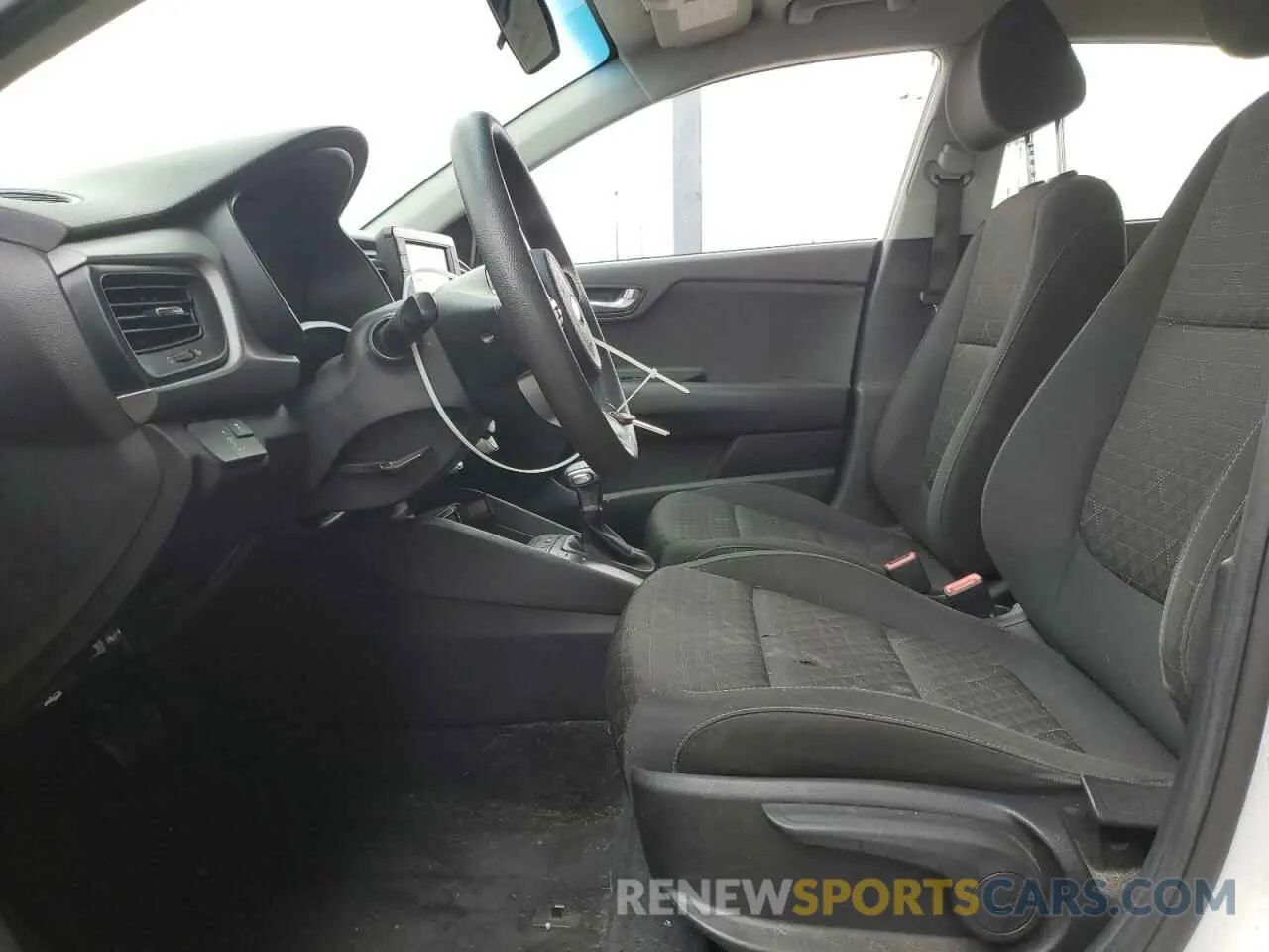 7 Photograph of a damaged car 3KPA24AD2LE356159 KIA RIO 2020