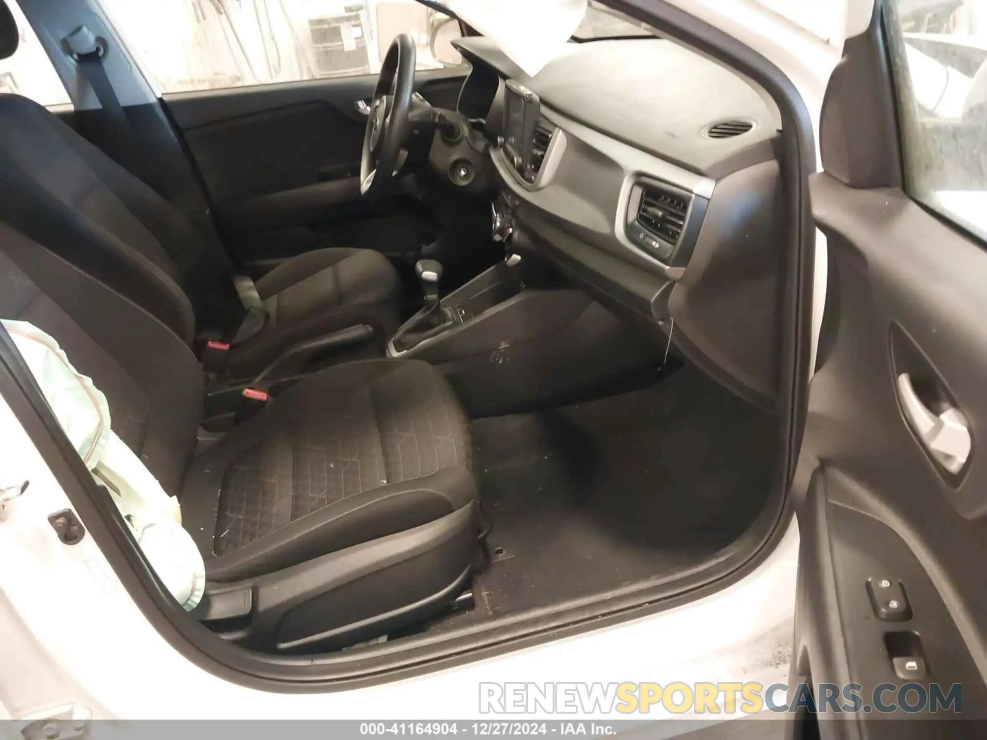 5 Photograph of a damaged car 3KPA24AD2LE357540 KIA RIO 2020