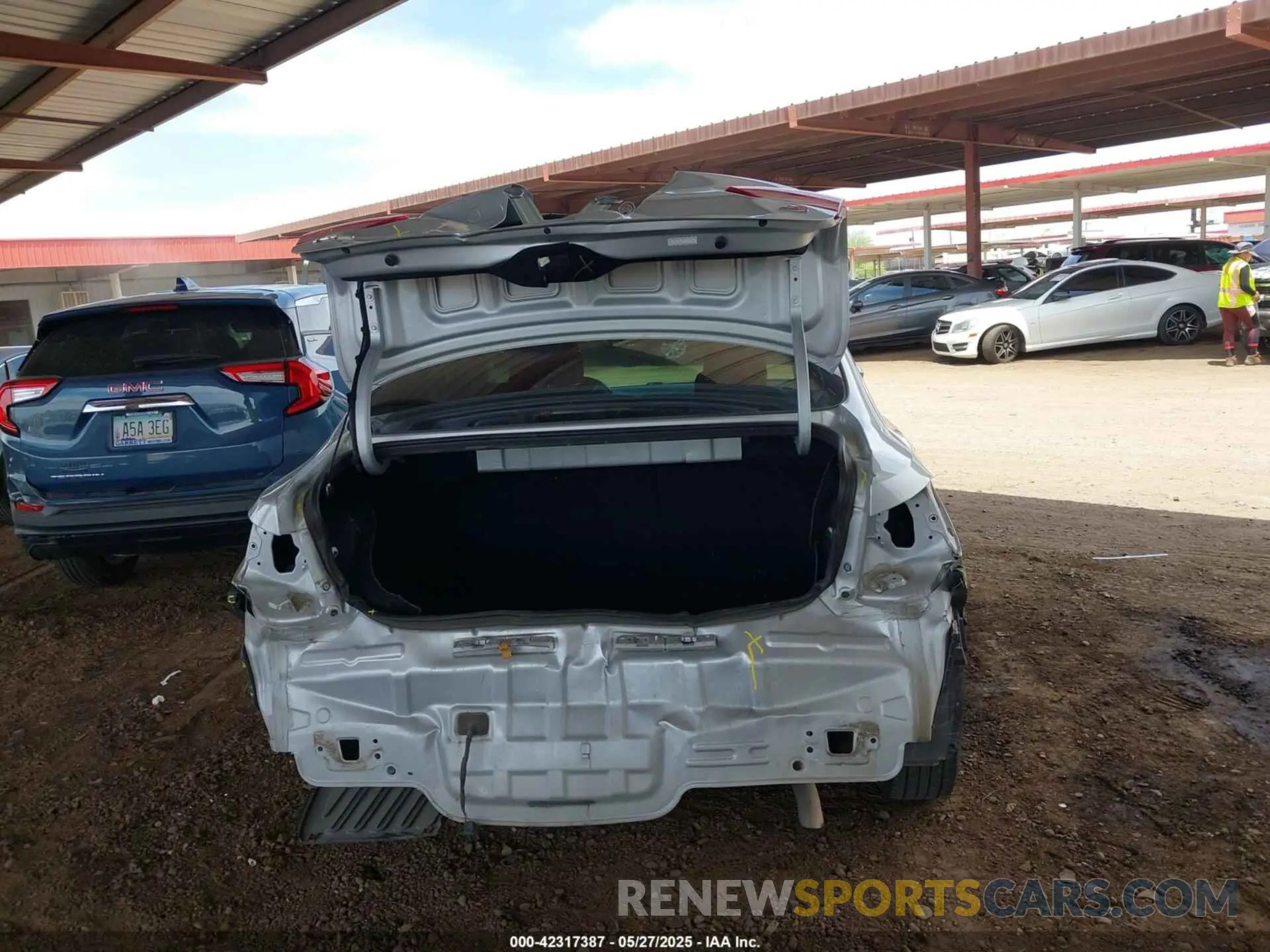 17 Photograph of a damaged car 3KPA24AD3LE273260 KIA RIO 2020