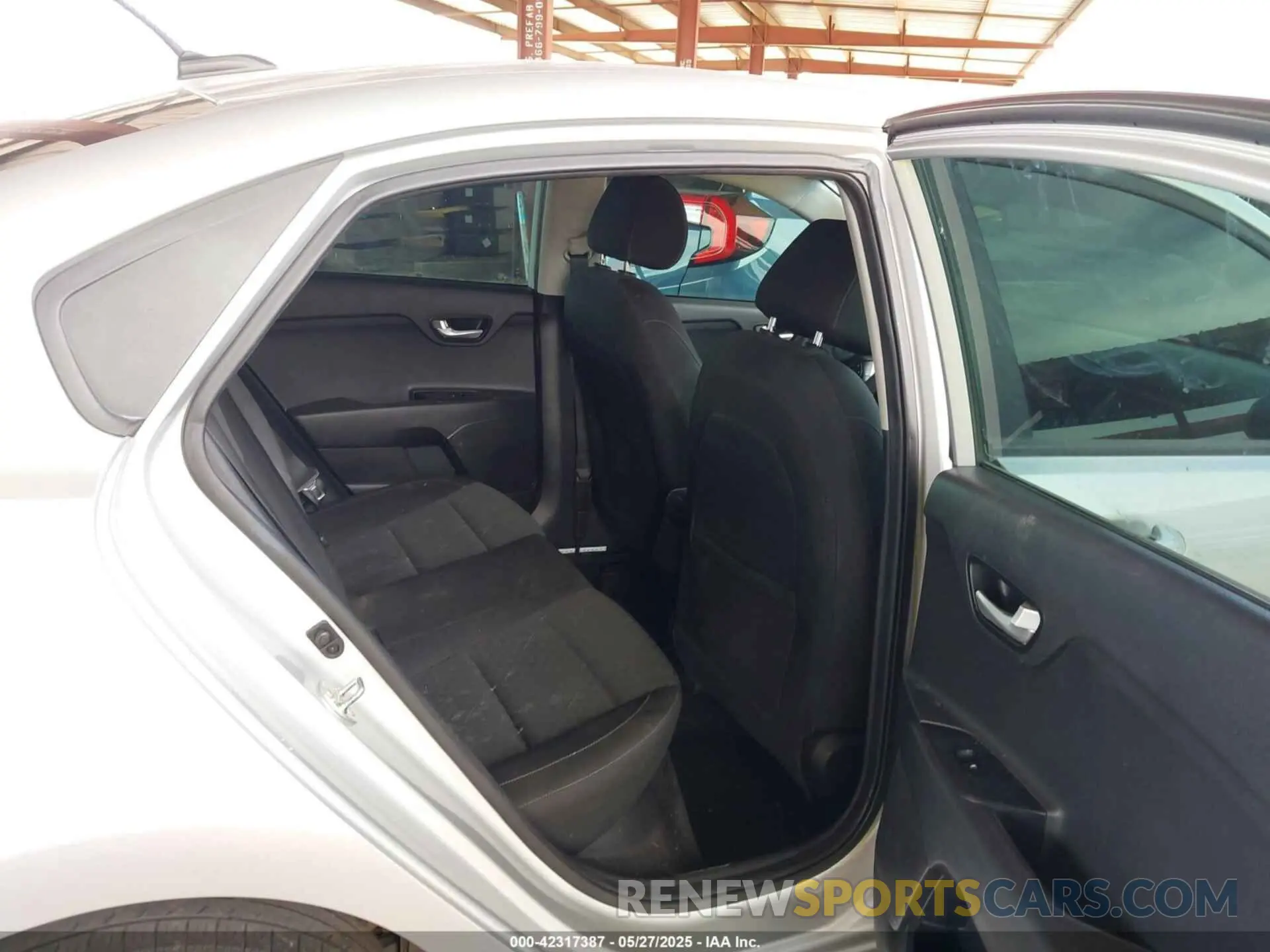8 Photograph of a damaged car 3KPA24AD3LE273260 KIA RIO 2020