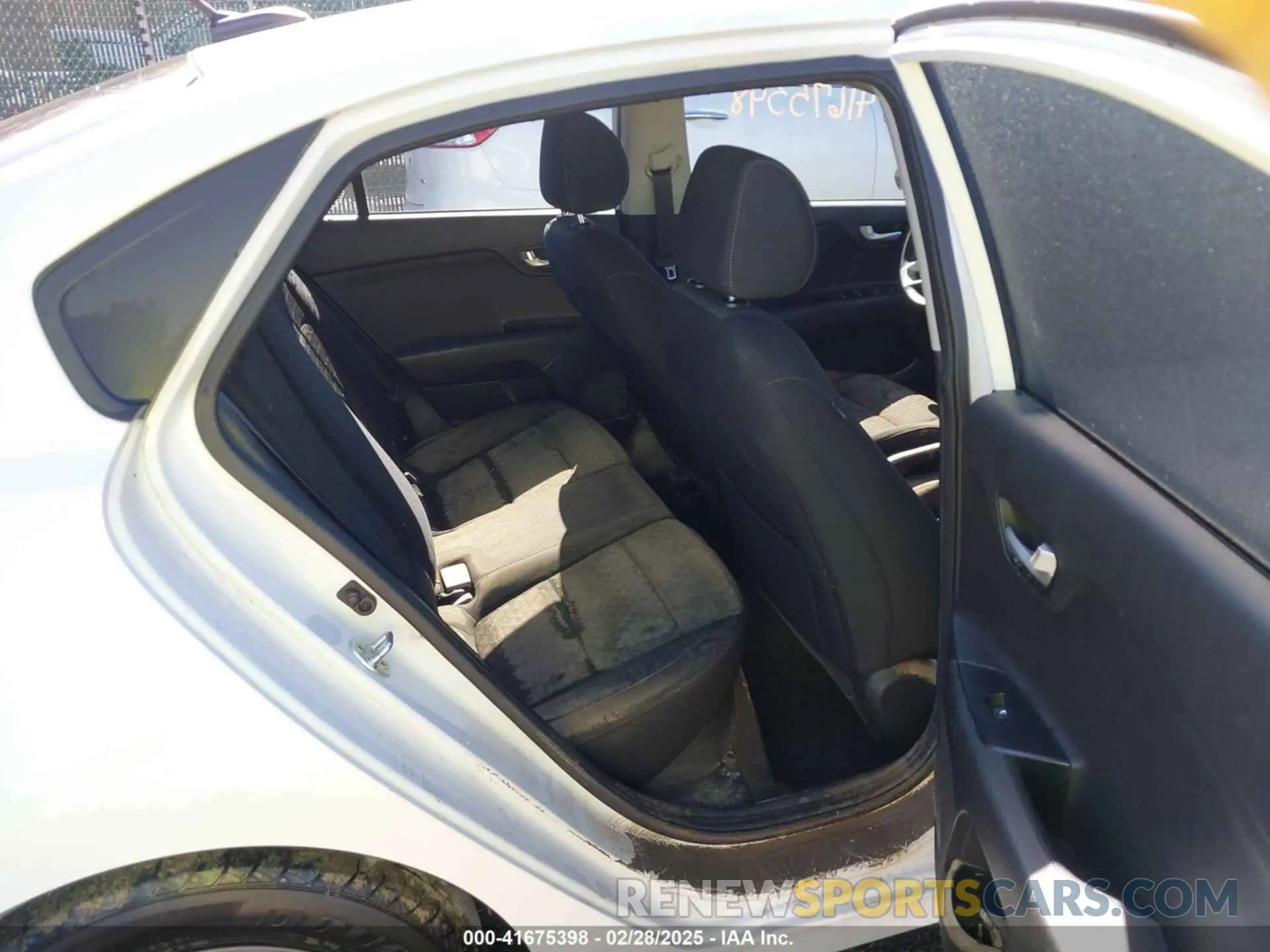 8 Photograph of a damaged car 3KPA24AD3LE279494 KIA RIO 2020