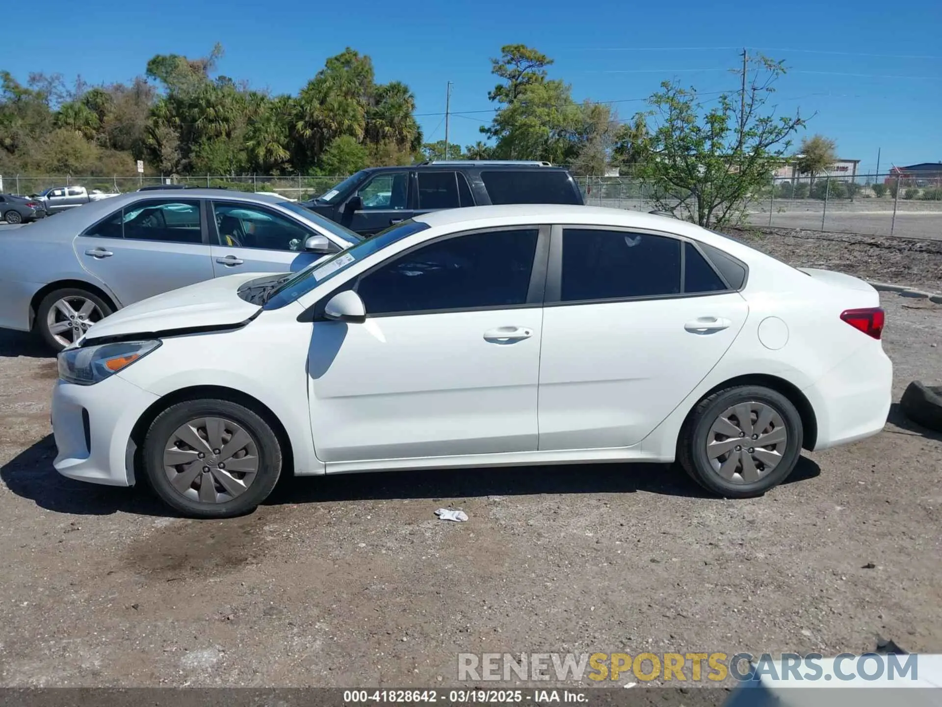 14 Photograph of a damaged car 3KPA24AD3LE297123 KIA RIO 2020