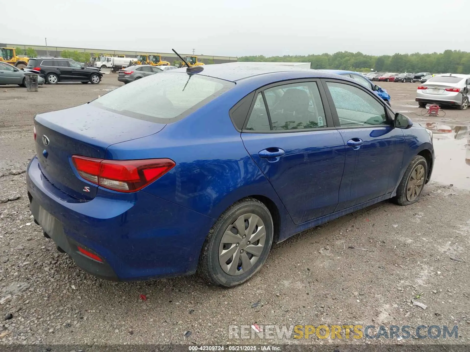 4 Photograph of a damaged car 3KPA24AD3LE311747 KIA RIO 2020