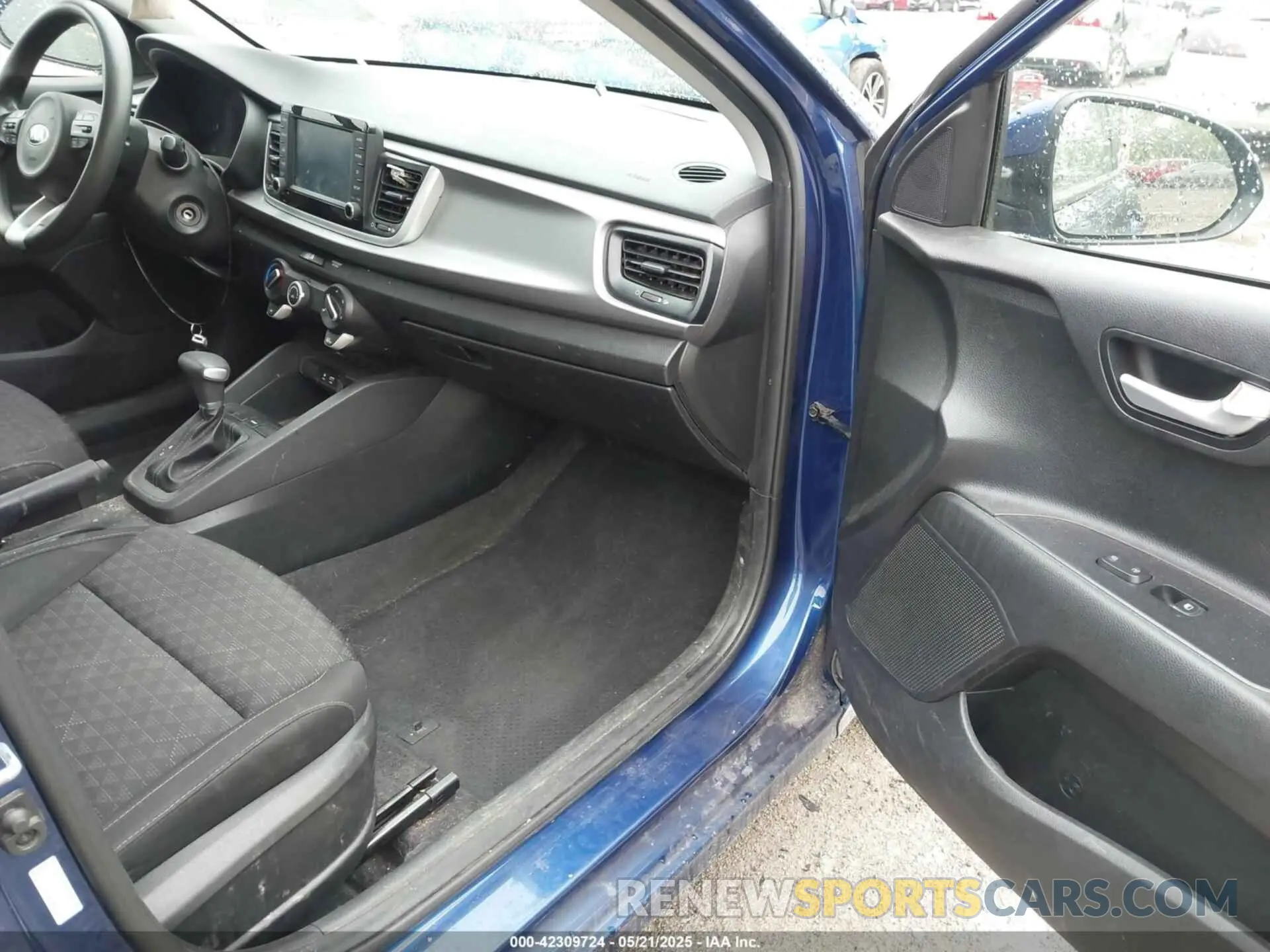 5 Photograph of a damaged car 3KPA24AD3LE311747 KIA RIO 2020