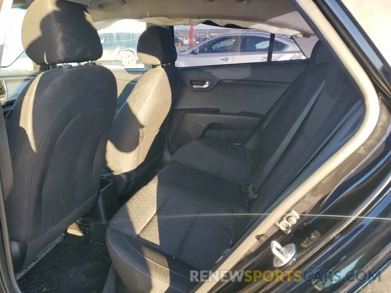 10 Photograph of a damaged car 3KPA24AD3LE335045 KIA RIO 2020