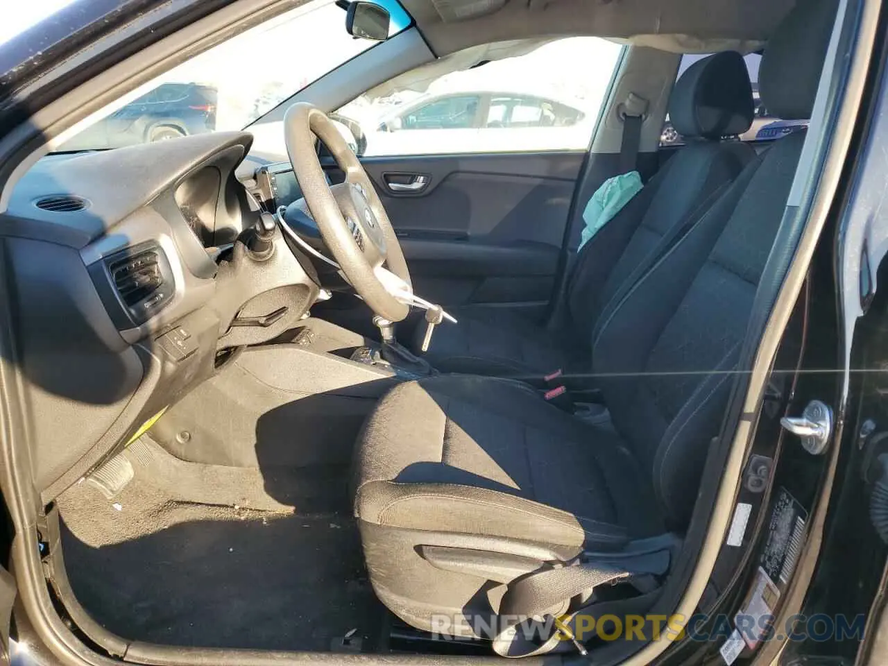 7 Photograph of a damaged car 3KPA24AD3LE335045 KIA RIO 2020
