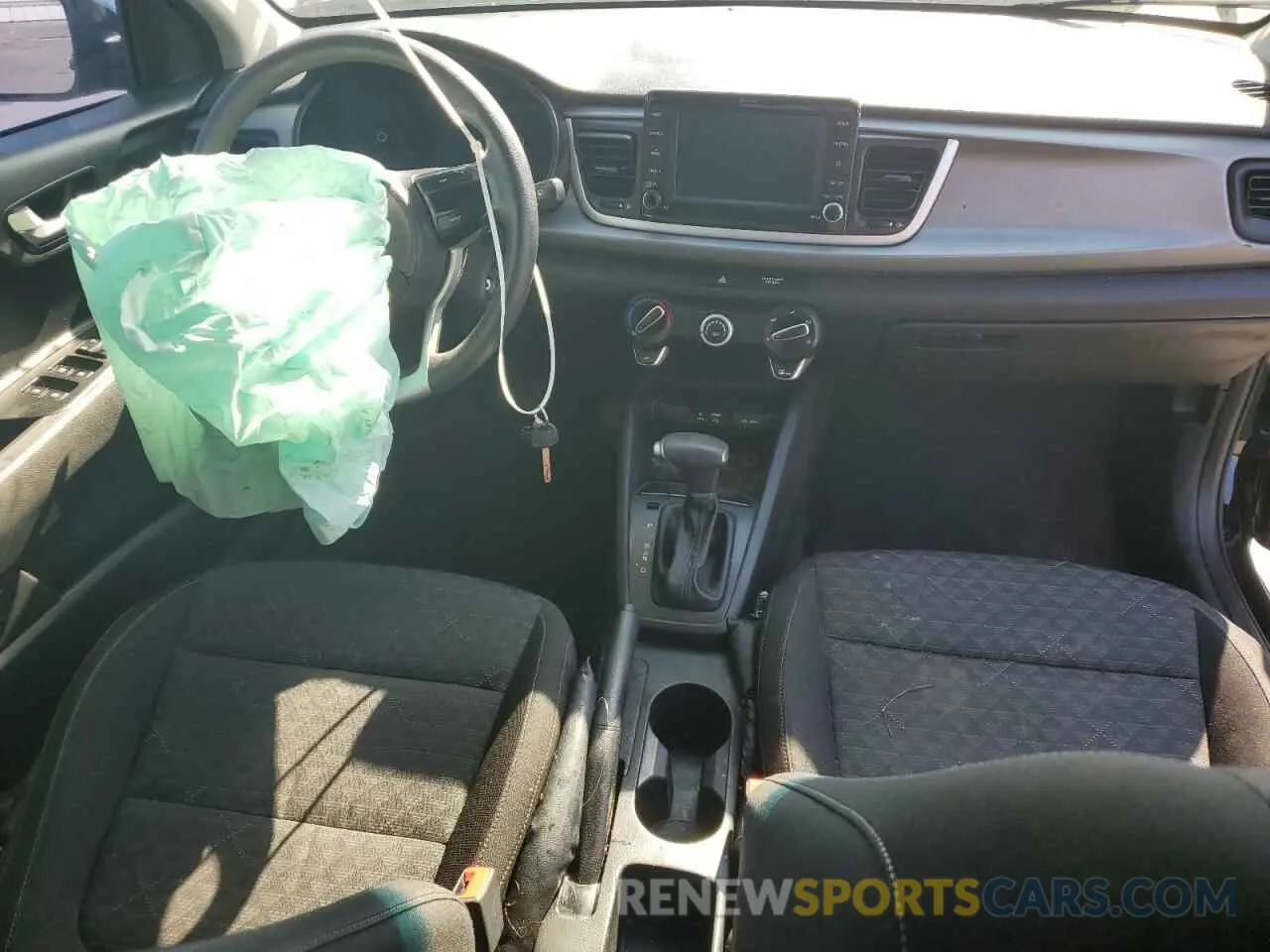 8 Photograph of a damaged car 3KPA24AD3LE349916 KIA RIO 2020