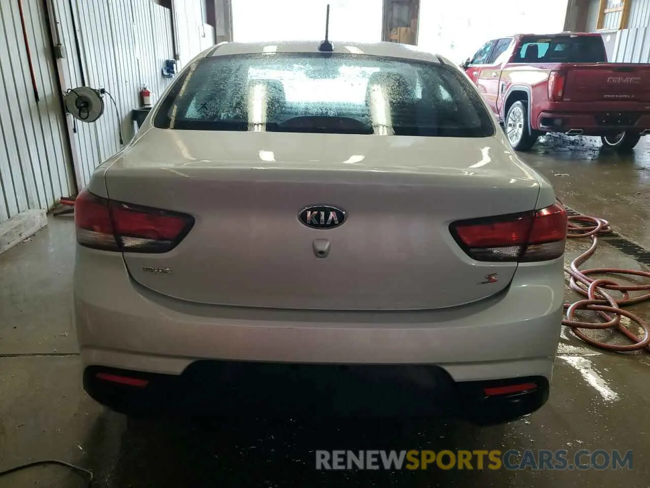 6 Photograph of a damaged car 3KPA24AD3LE357403 KIA RIO 2020