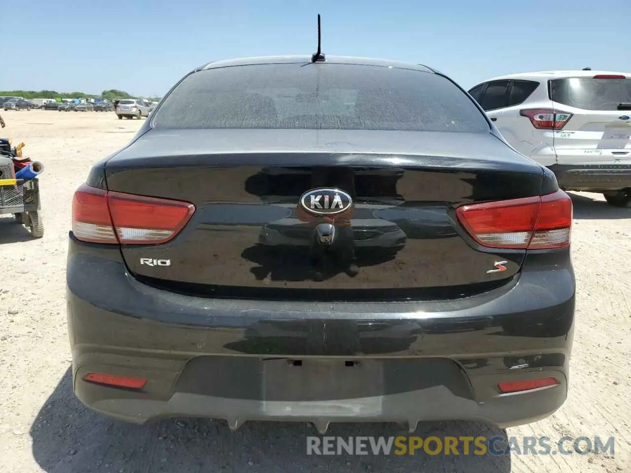 6 Photograph of a damaged car 3KPA24AD4LE268231 KIA RIO 2020