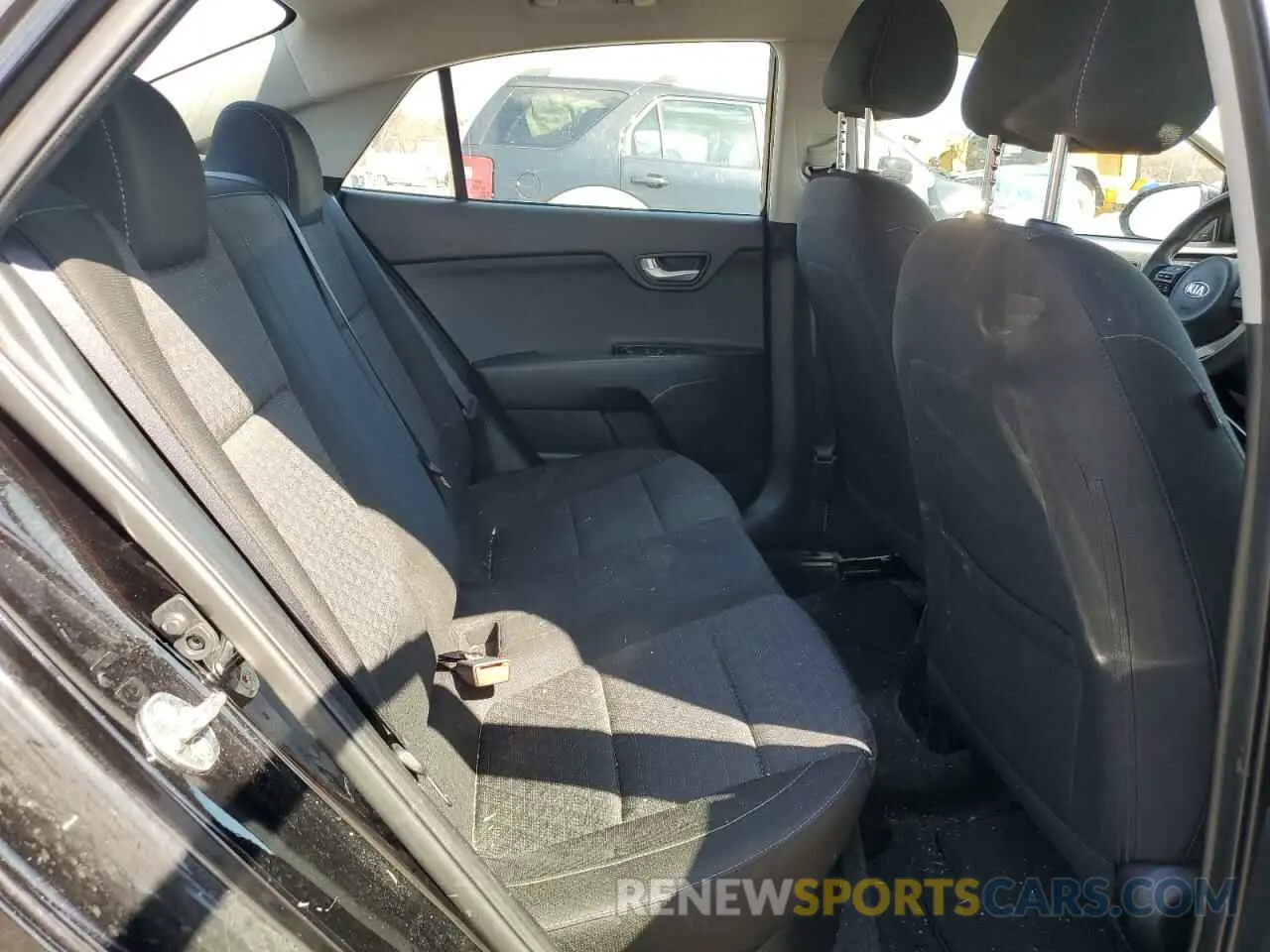 10 Photograph of a damaged car 3KPA24AD4LE298992 KIA RIO 2020