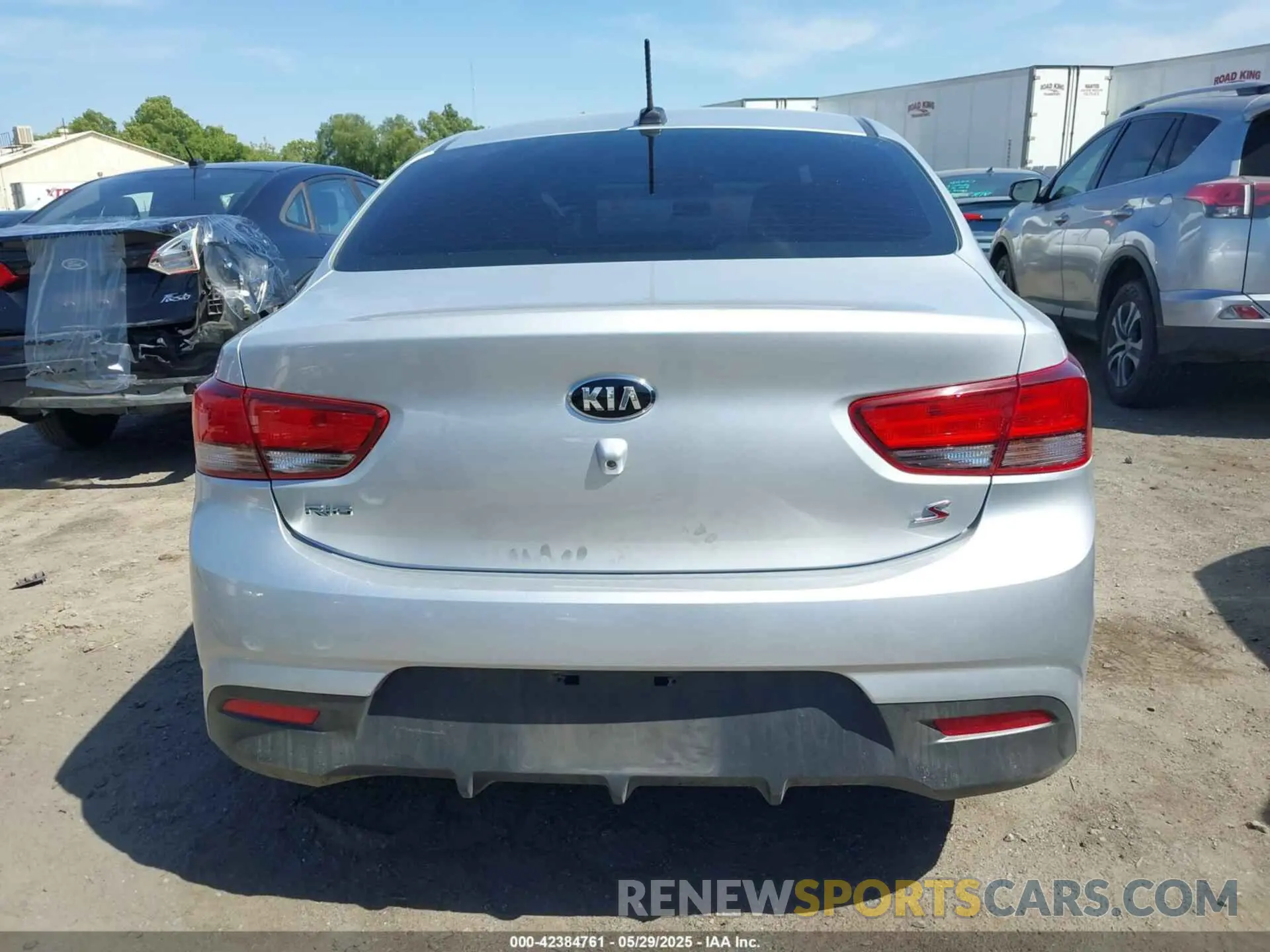 15 Photograph of a damaged car 3KPA24AD4LE312034 KIA RIO 2020