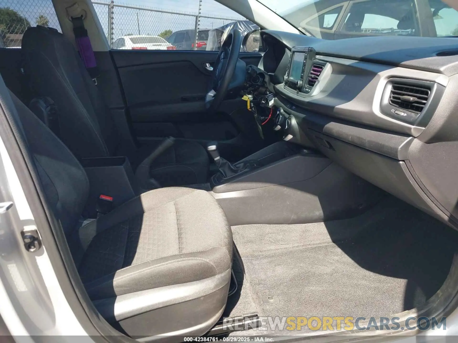 5 Photograph of a damaged car 3KPA24AD4LE312034 KIA RIO 2020
