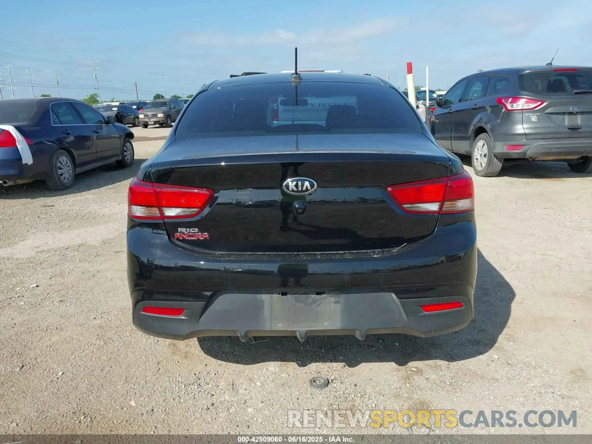 16 Photograph of a damaged car 3KPA24AD4LE328069 KIA RIO 2020