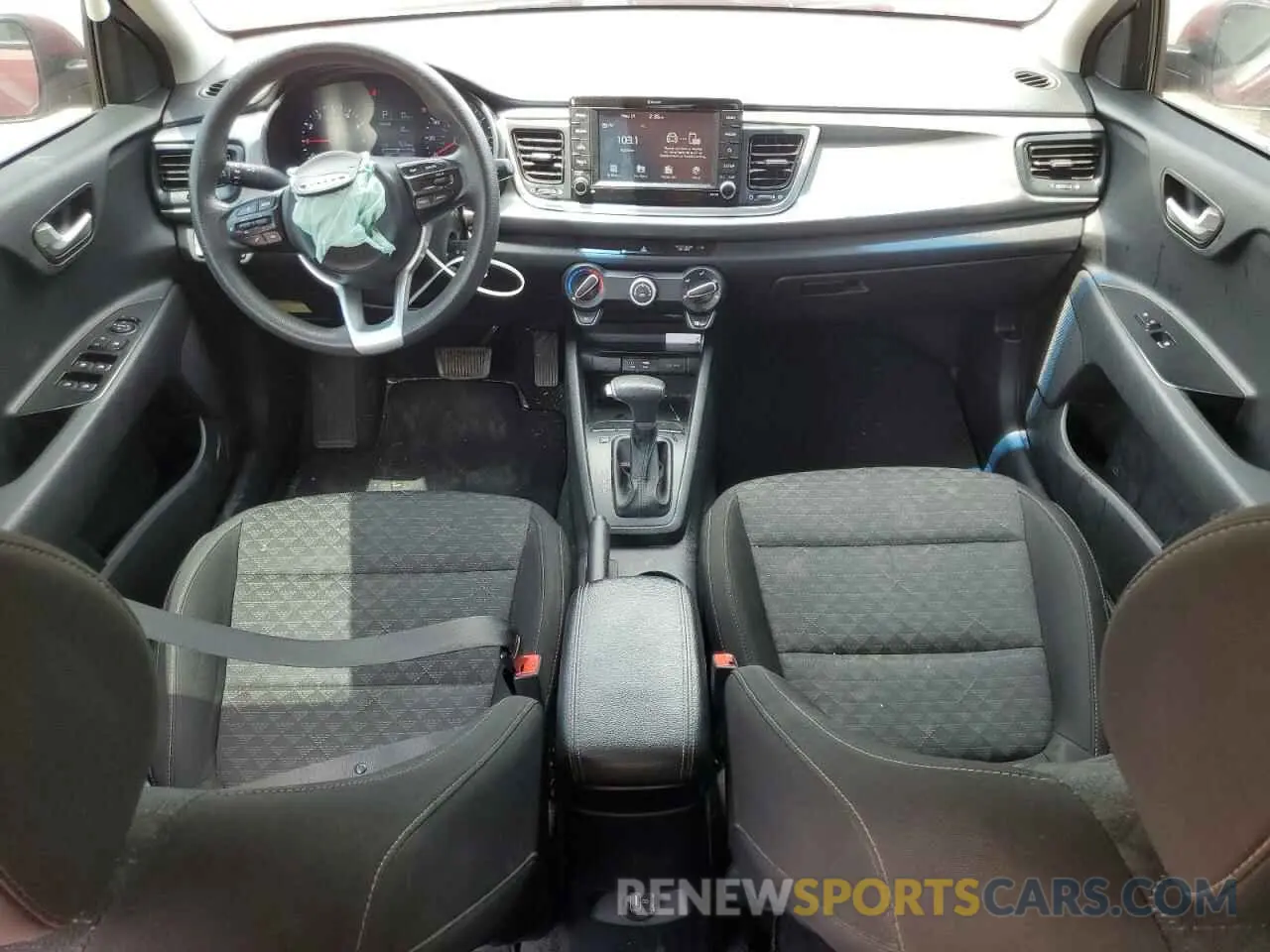 8 Photograph of a damaged car 3KPA24AD4LE330775 KIA RIO 2020
