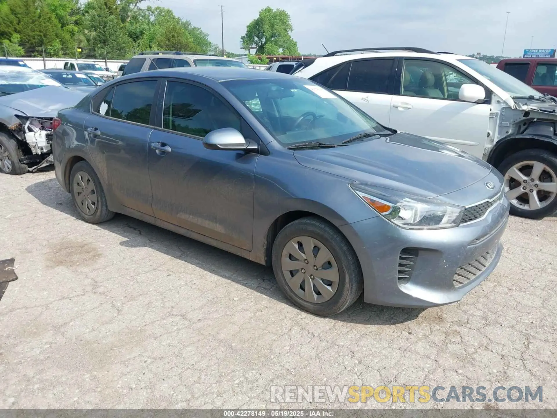 1 Photograph of a damaged car 3KPA24AD4LE333708 KIA RIO 2020