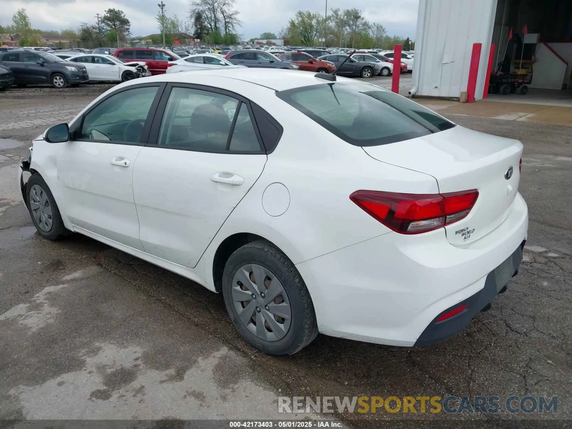 3 Photograph of a damaged car 3KPA24AD4LE335068 KIA RIO 2020