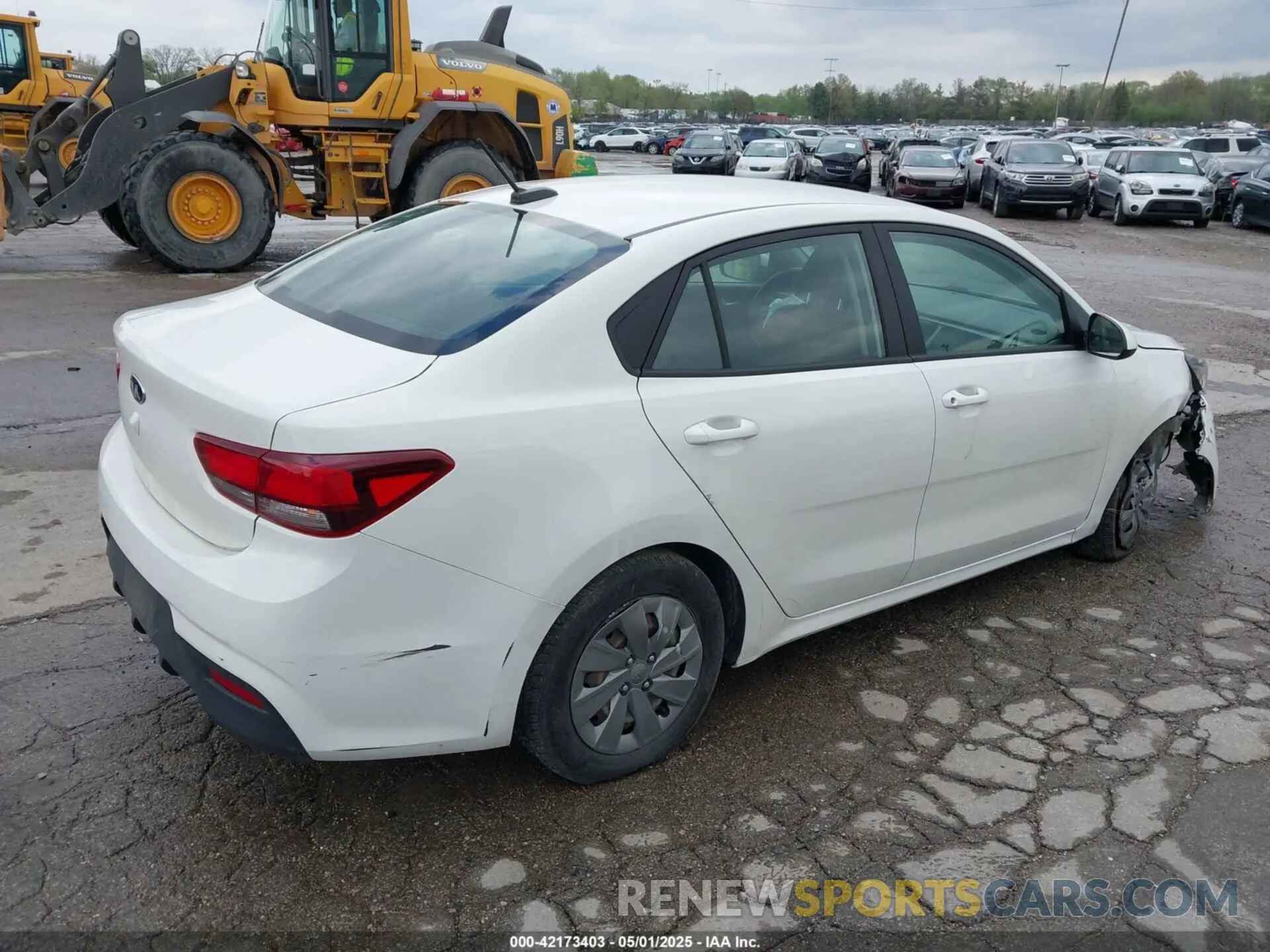 4 Photograph of a damaged car 3KPA24AD4LE335068 KIA RIO 2020